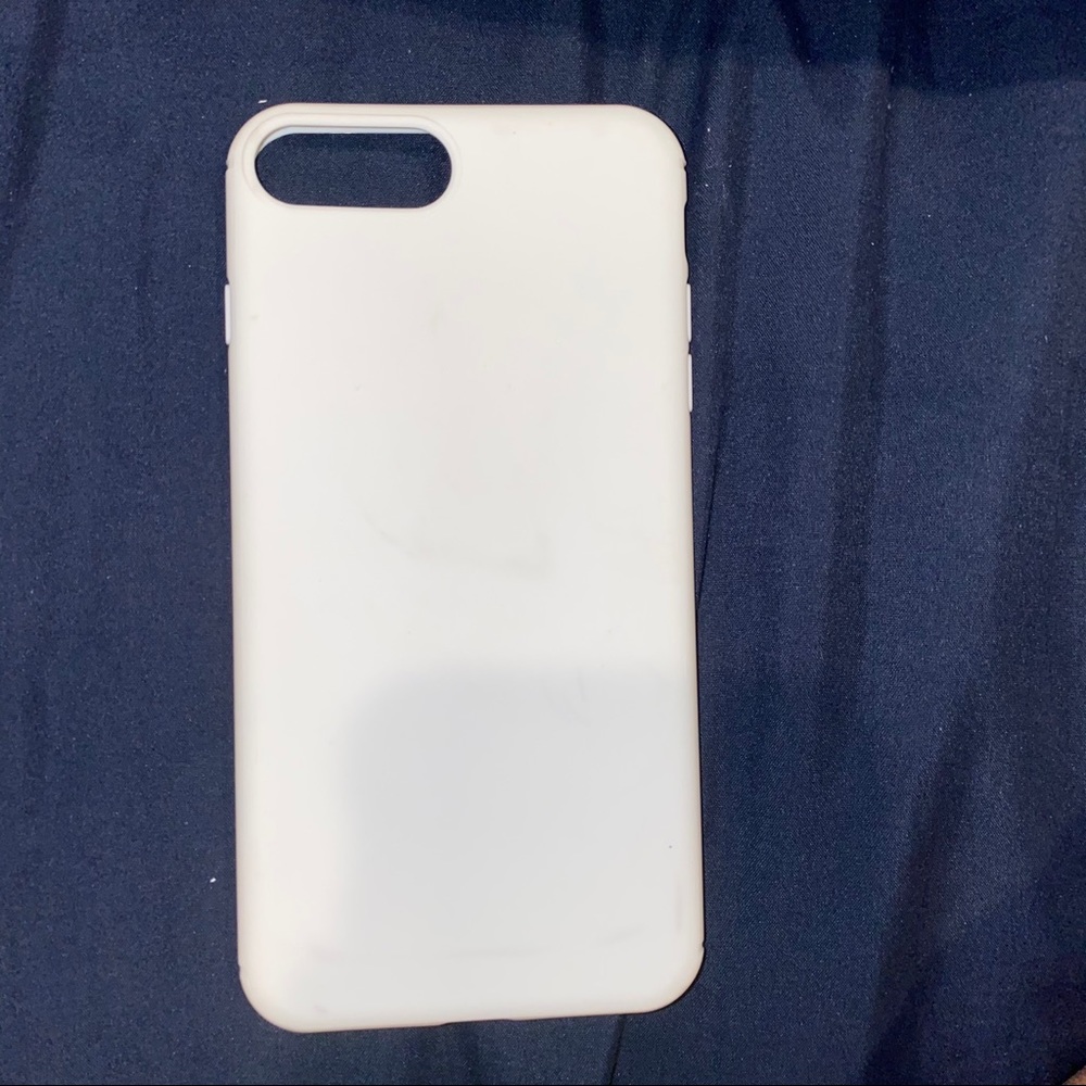 White iPhone 8+ case